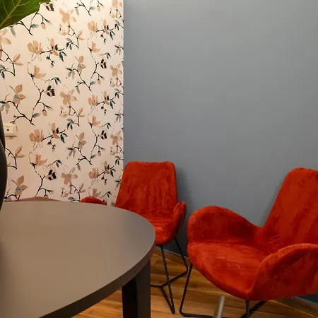 Casa Marchesa * موديكا